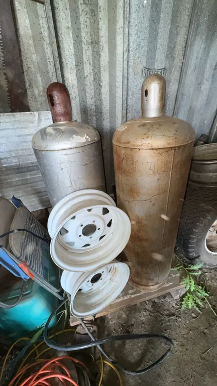 BTC 4BW240 Propane Tanks with Steel Rims