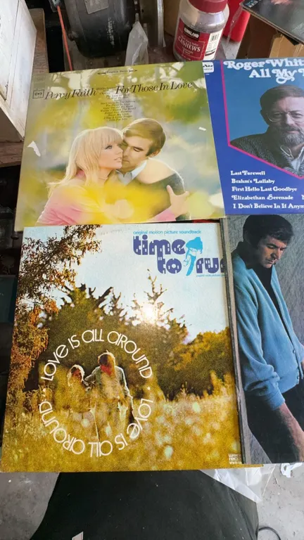 4 Vinyl Records: James, Whittaker, Humperdinck, Love Is All Around