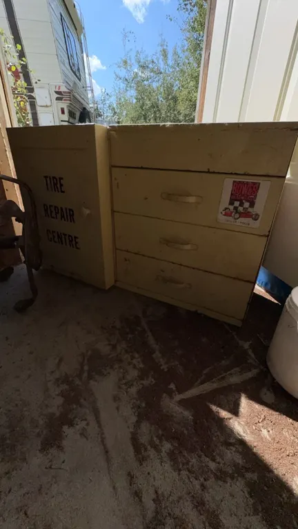 Metal Tire Repair Centre Storage Cabinet with Drawers