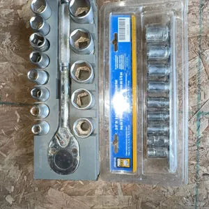 Socket Wrench Set with Ratchet and Additional Sockets