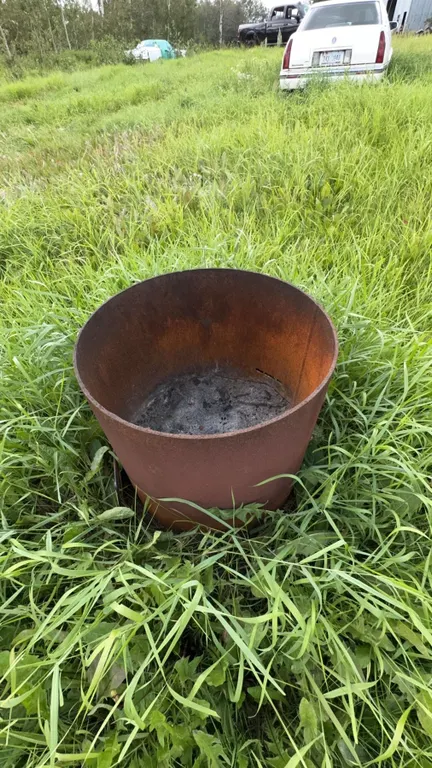 Steel Burn Barrel for Outdoor Use