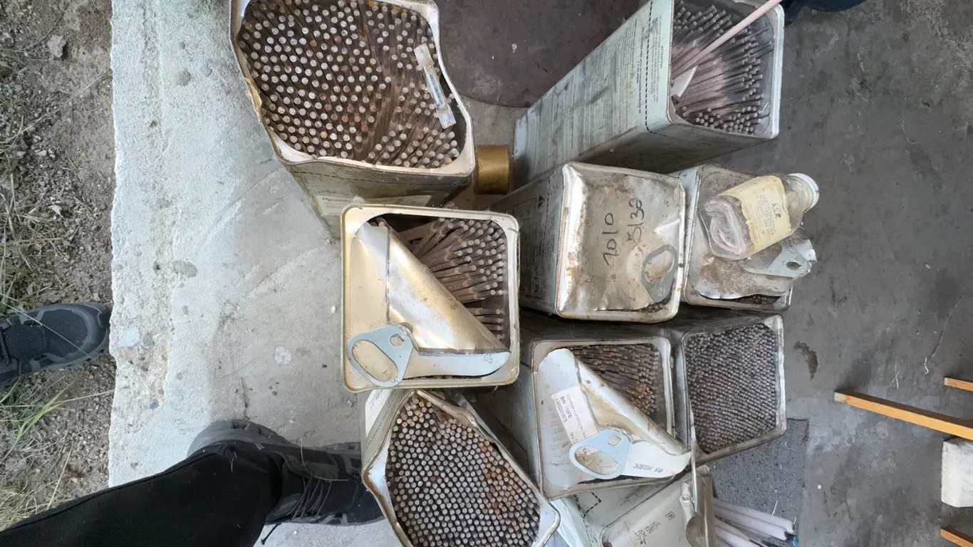 Lincoln Electric Shield-Arc HYP+ Welding Electrodes in Metal Tins