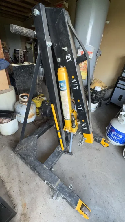 2-Ton Folding Hydraulic Engine Hoist Shop Crane