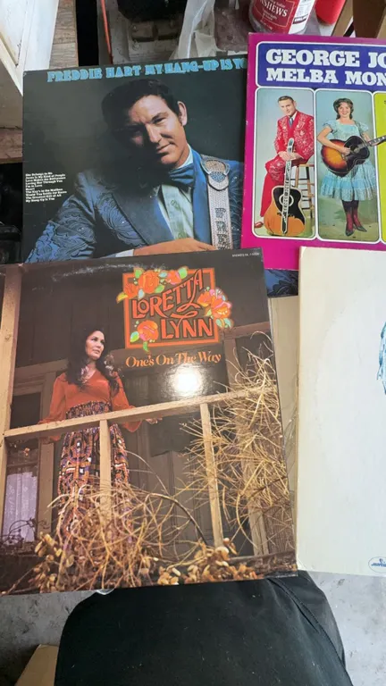 Country Music Vinyl LP Lot: Loretta Lynn, Freddie Hart, George Jones, Charlie Rich