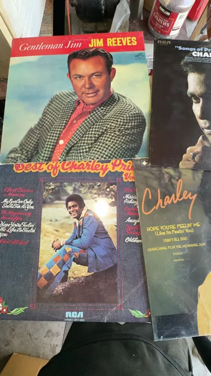 4 Charley Pride and Jim Reeves Vinyl Records