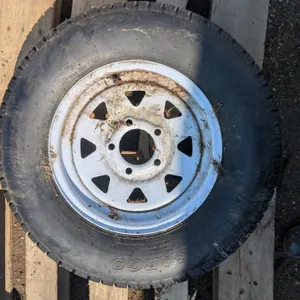 Brand new trailer tire, ST175/80R13