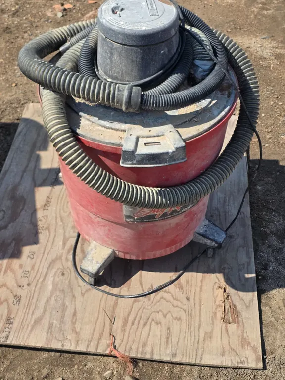Craftsman big red shop vac- untested