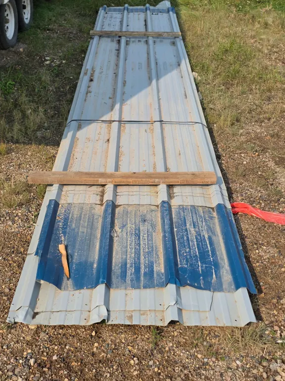 Assorted siding apporx 20 pieces- up to 22ft L