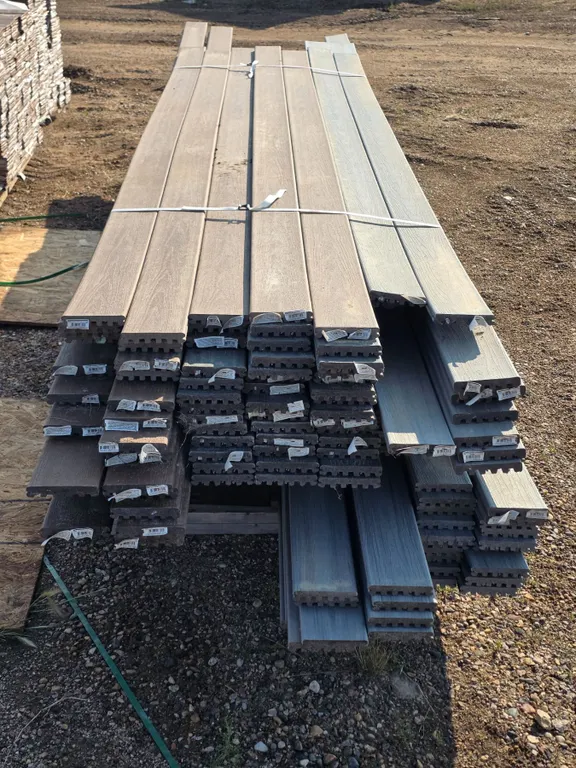 Pallet of assorted grove decking- 12-16ft and 5.3"-10"W