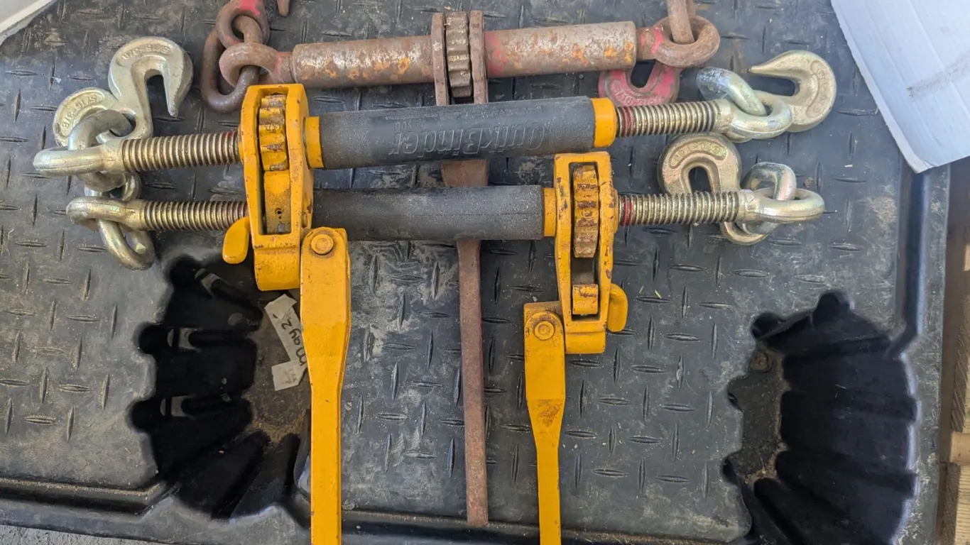 3 ratcheting chain tighteners