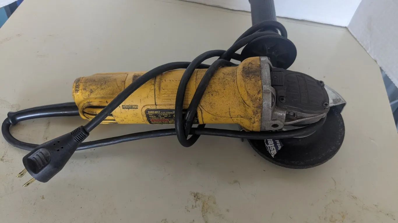 Dewalt 4.5" angle grinder