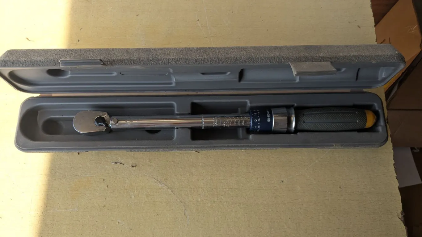 Mastercraft Maximum 3/8" torque wrench, with case