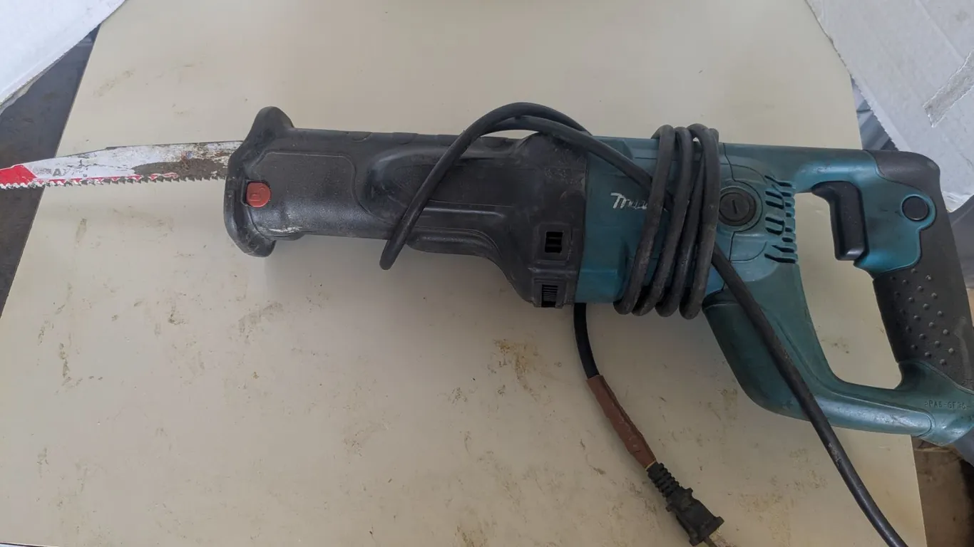Makita sawzall