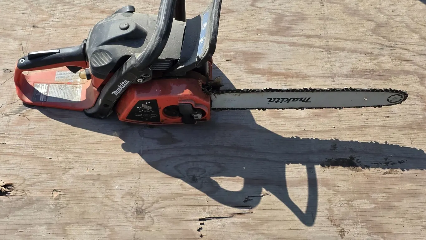 Makita chainsaw- untested