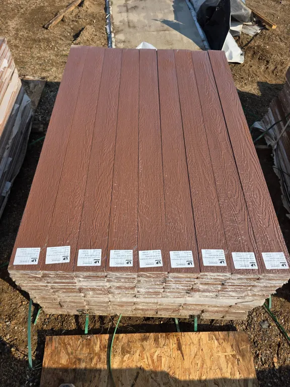 Flat top picket composite fencing-approx 81 bundles- 72" by 5.3"W- 6 pieces per bundle