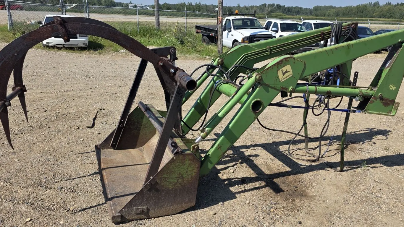 John deere front end loader with grapple and brackets- 5ft W- complete