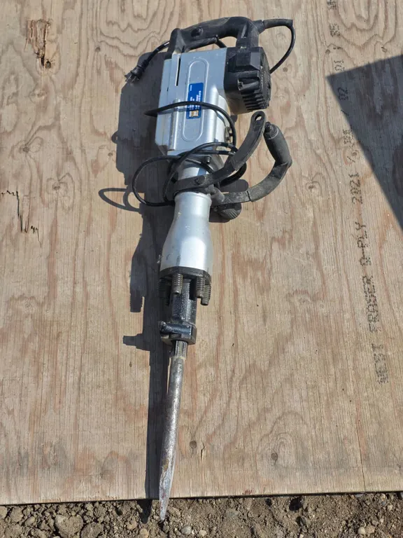 Powerfist 33" jack hammer- untested