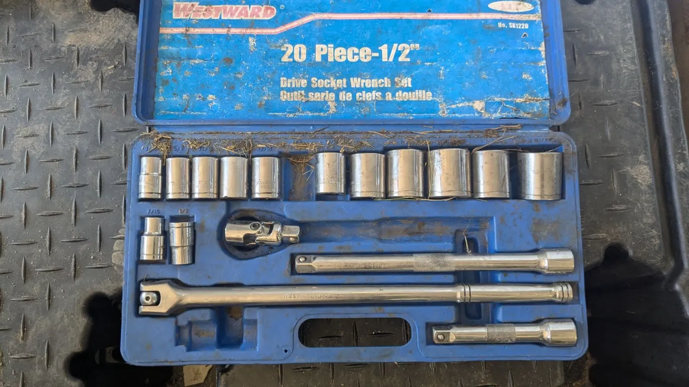 Westward 1/2" drive sockets with breaker bar and extensions