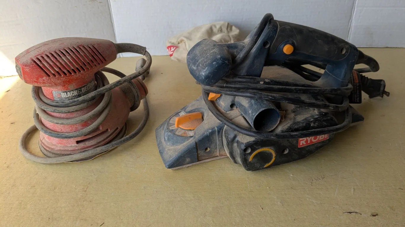 Electric handplane, with orbital sander