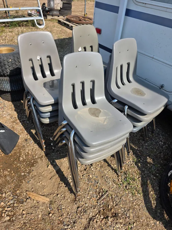 Auditorium stacking chairs