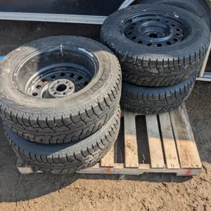 Set of Hankook winter tires on steel rims, P225/65R18, 6-bolt