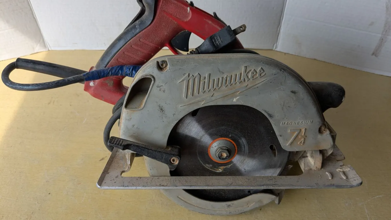 Milwaukee 7 1/4" circular saw