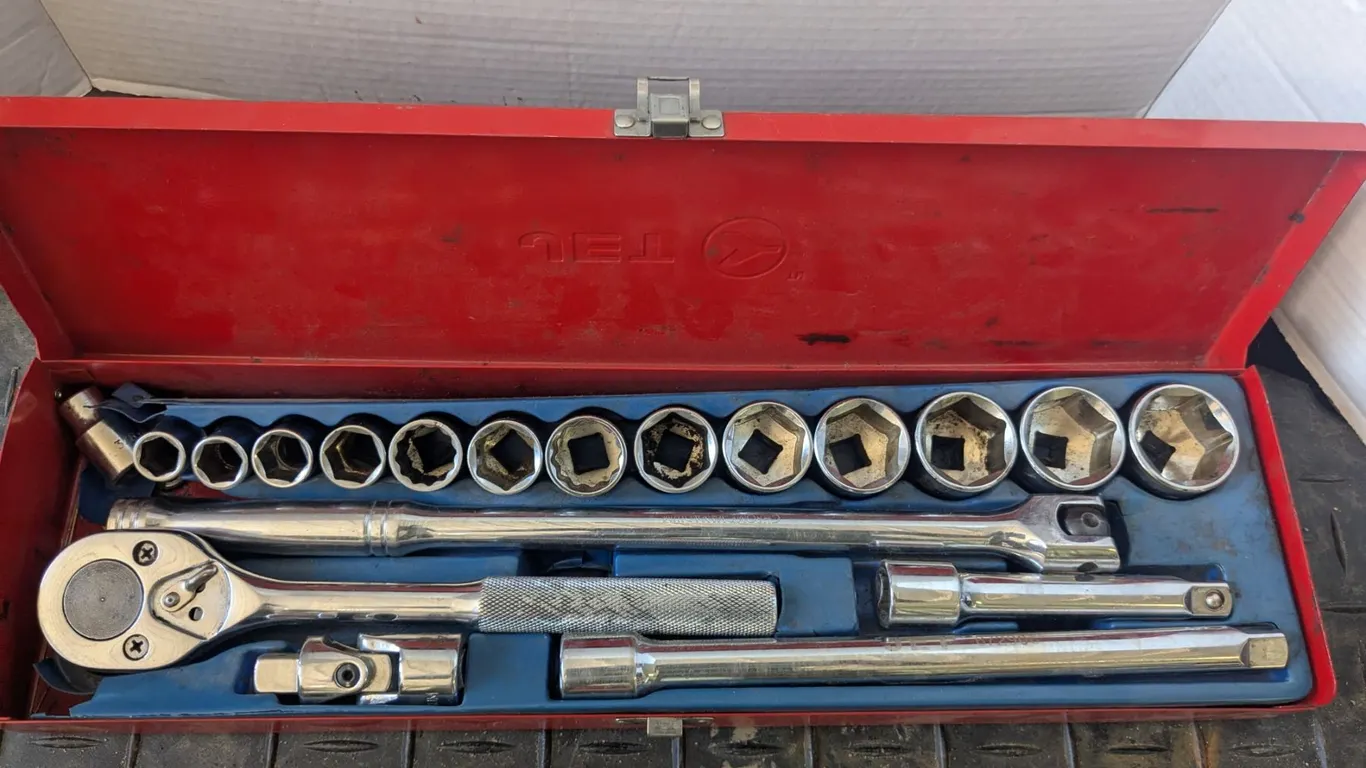 "Jet" 1/2" drive socket set with ratchets in storage case