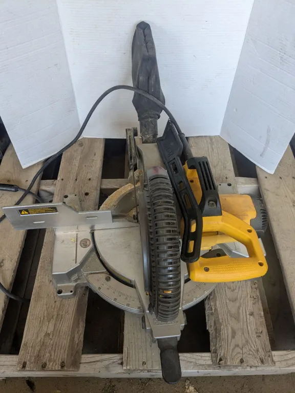 Dewalt 10" mitre saw