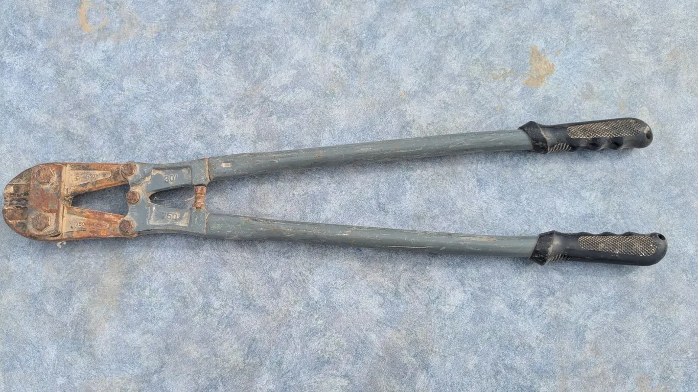 30" bolt cutters