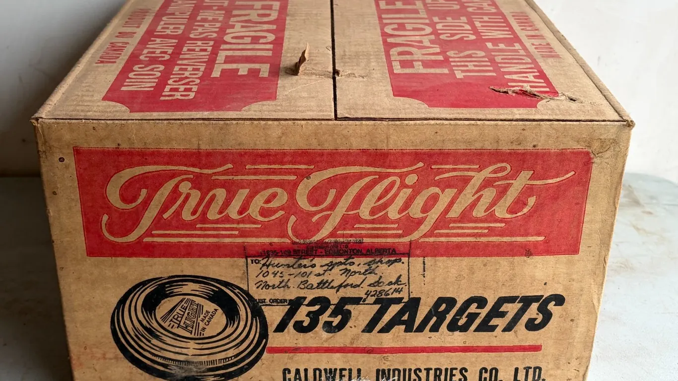Box of (135) True Flight Clay Targets – Full Box