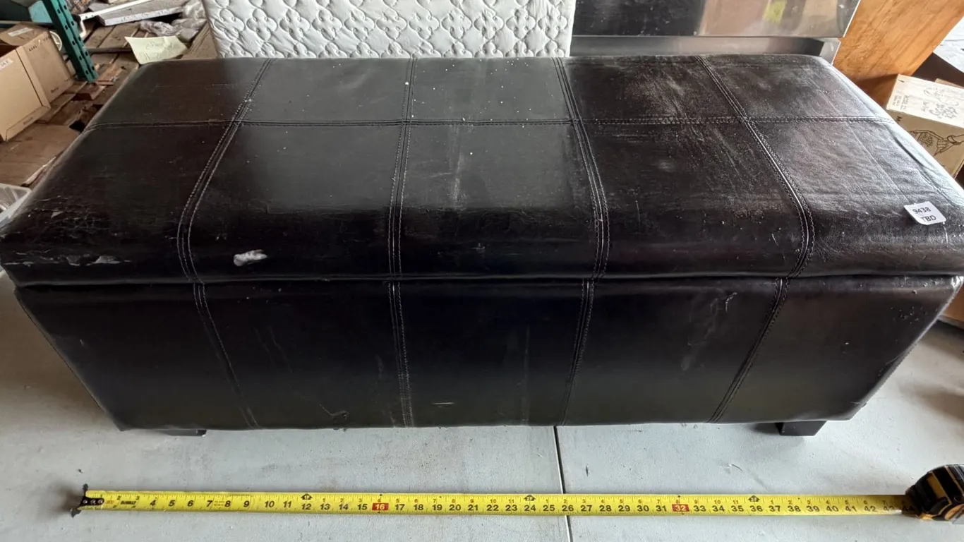 Sitting Bench with storage. (16"X39"X16)