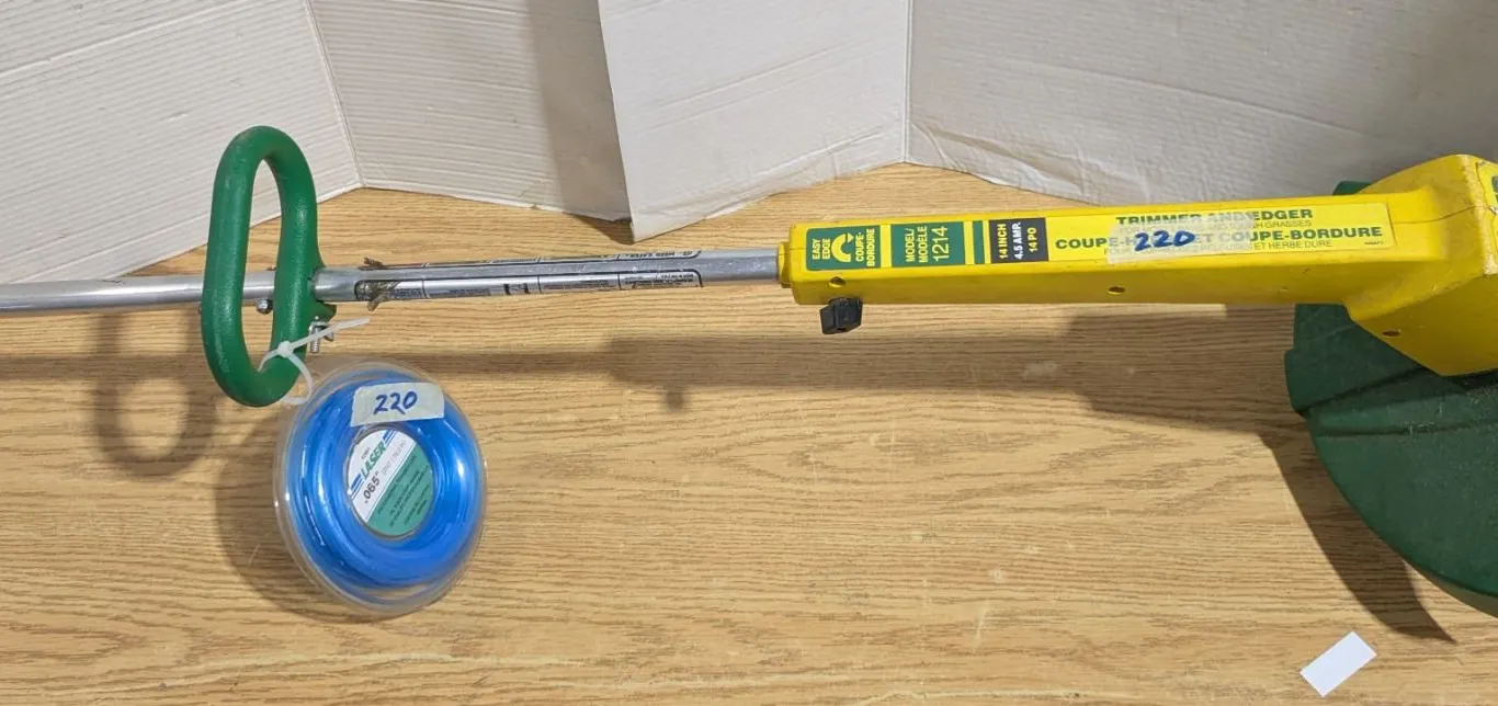 Weed Eater – Electric Trimmer w/ .065 Line (Works)