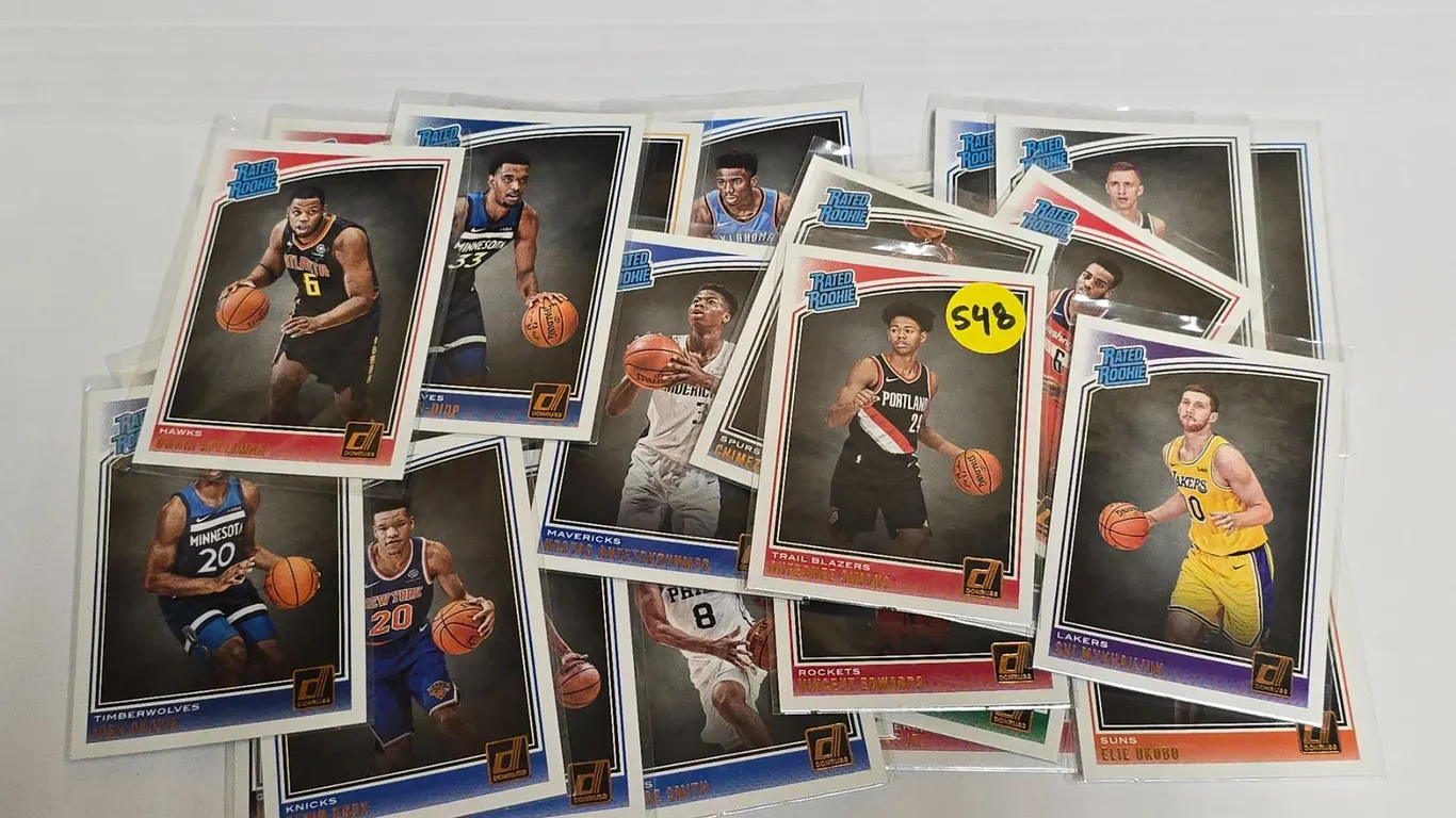 (35) 2018-19 Panini Donruss Rated Rookie Cards