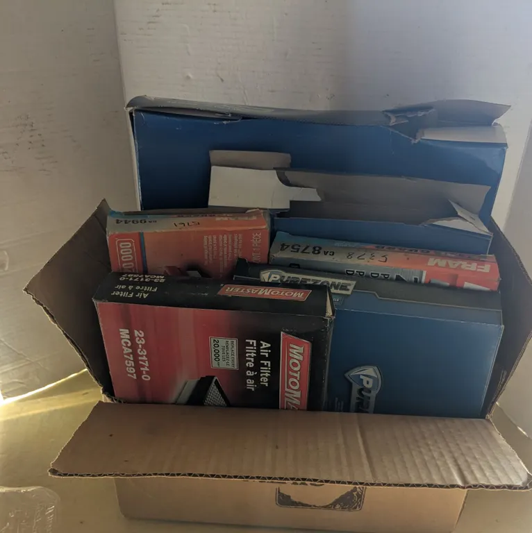 Box of 6 assorted air filters