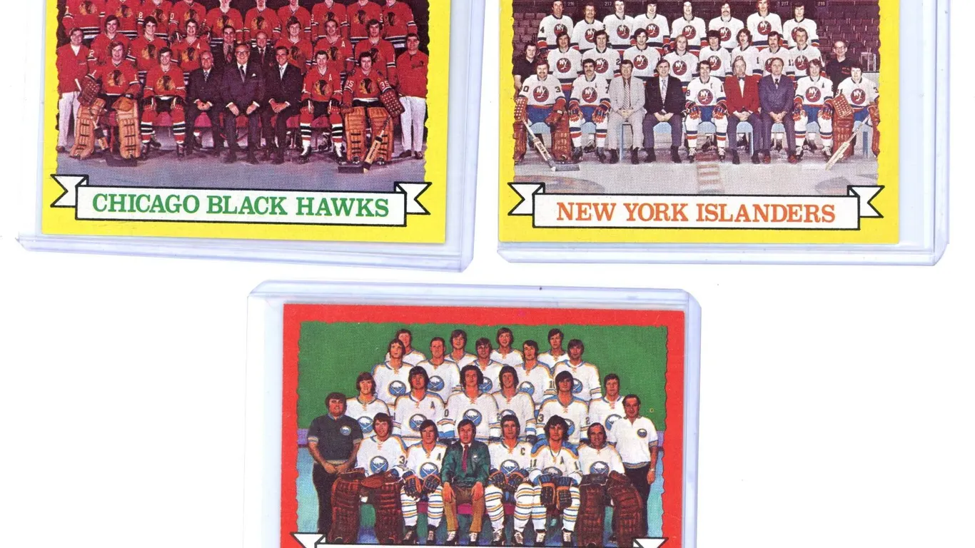 (3) 1973-74 Topps Team Photo Cards – #94 Buffalo Sabres, #96 Chicago Black Hawks, #101 NY I