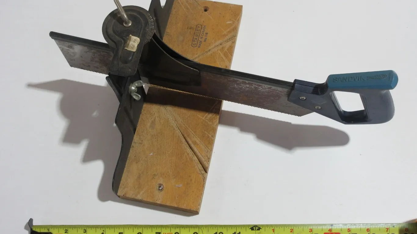 Vintage Stanley No. 116 Miter Box with Sandvik Backsaw