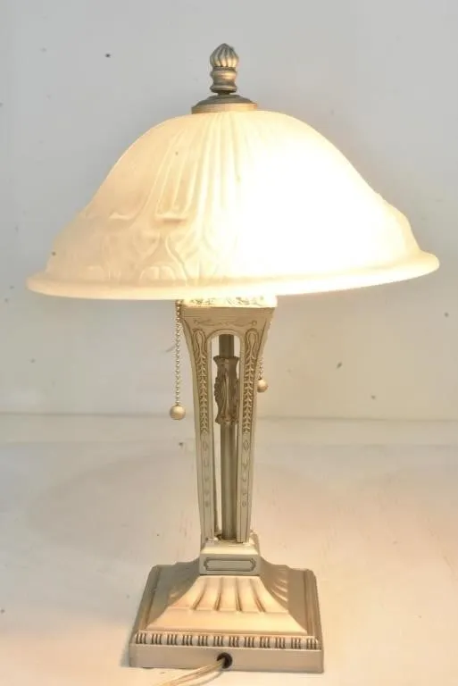 ART DECO TABLE LAMP WITH FROSTED GLASS SHADE