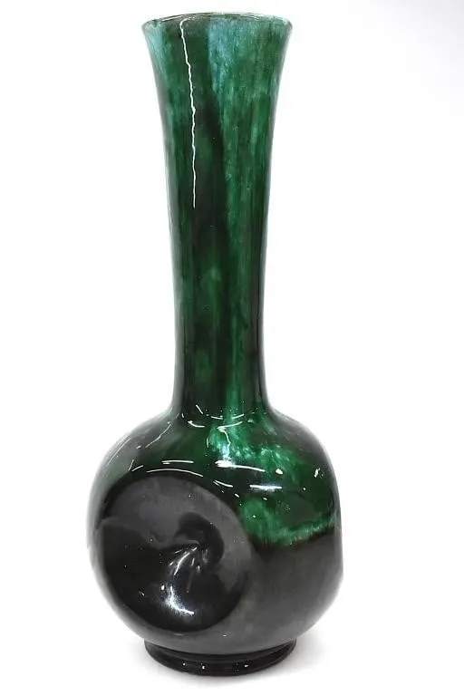 BLUE MOUTAIN POTTERY BULBOUS VASE
