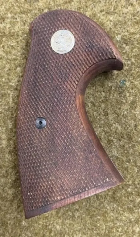 Colt Checkered Walnut Grips