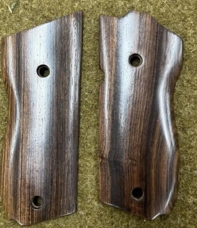 Eagle Walnut Handgun Grips