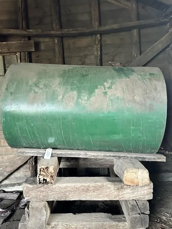 300 GAL TANK WITH GAS