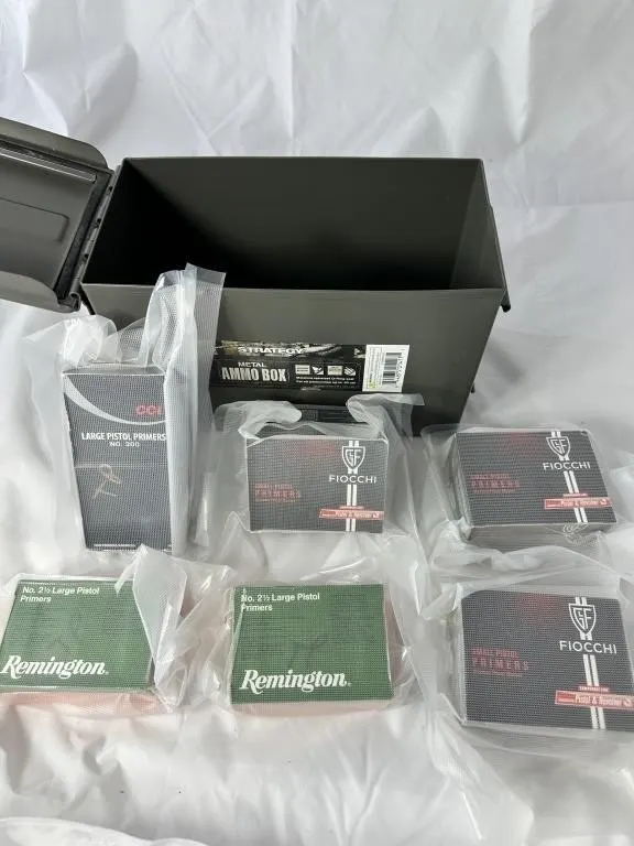 METAL AMMO BOX WITH PISTOL PRIMERS