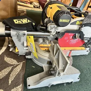 DEWALT COMPOUND SLIDING MITER SAW