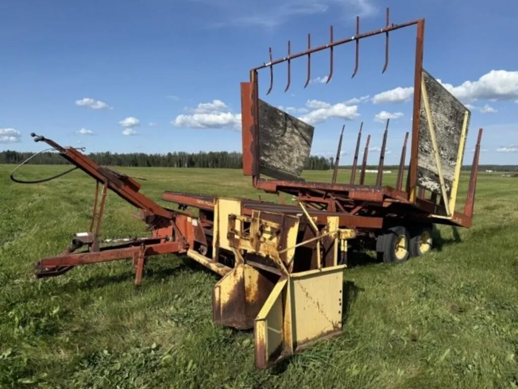 Sperry New Holland 1033 Stackliner