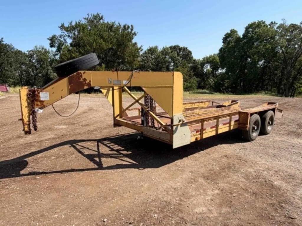 Belshe Gooseneck Equipment Trailer