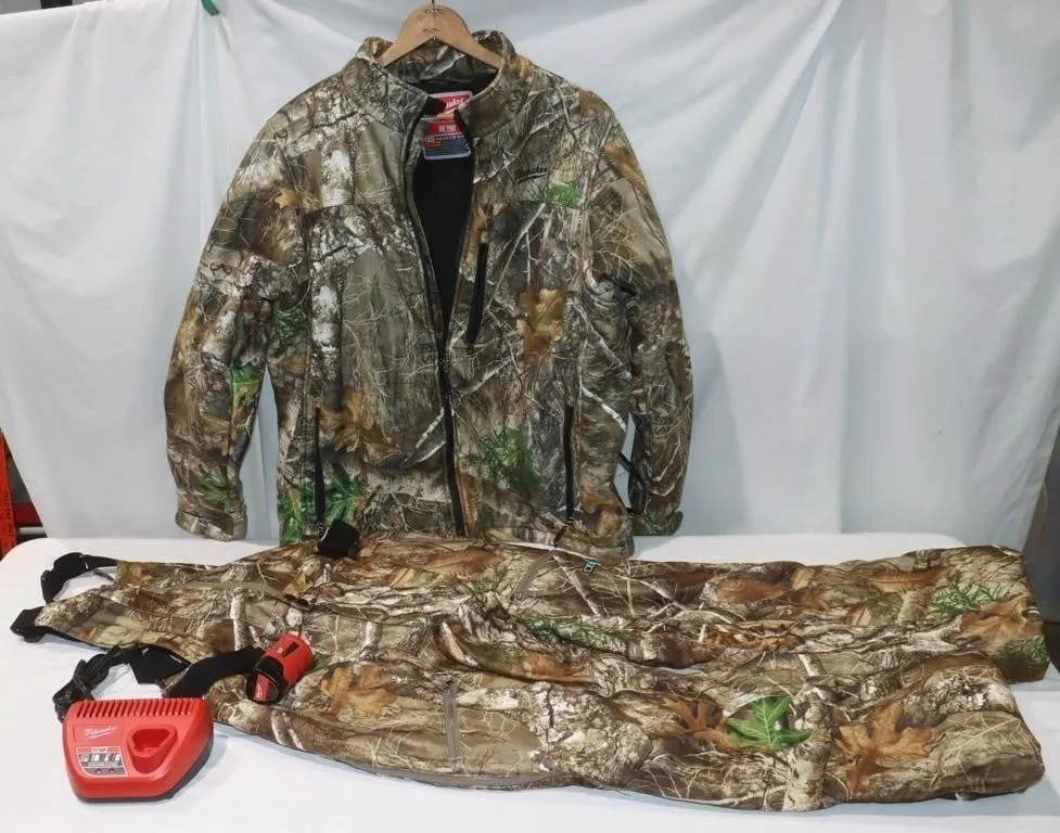 Milwaukee M12 large Heated Camo Jacket, Works &