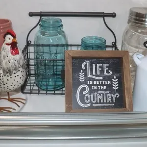Farmhouse Decor: Metal Rooster &