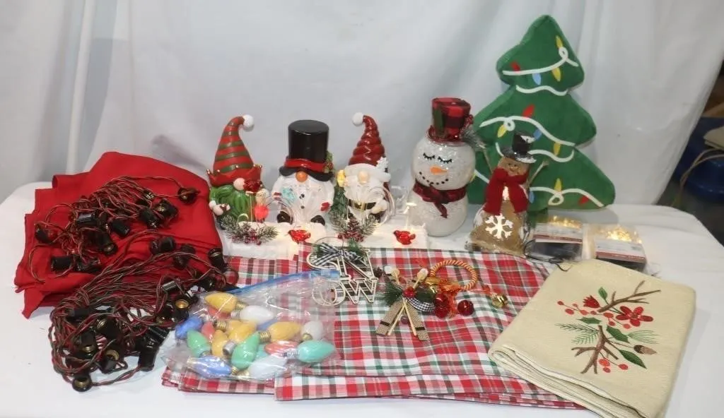 Christmas Decor: Corduroy Tree Pillow &