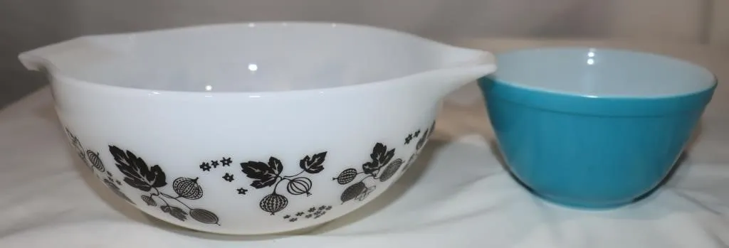 Pyrex Gooseberry Casserole 443 &