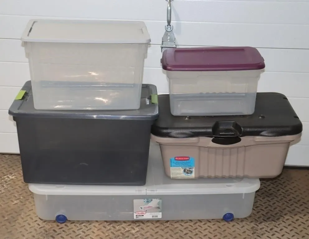 5 Plastic Totes w/ Lids (40 QT, 20 Qt, unknown);